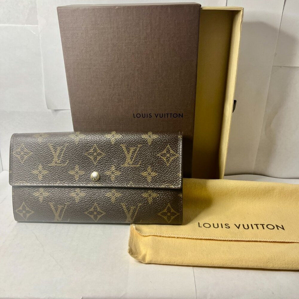 Louis Vuitton Monogram Sarah Wallet w Dust Bag and Box Pre-loved - Picture 2 of 14